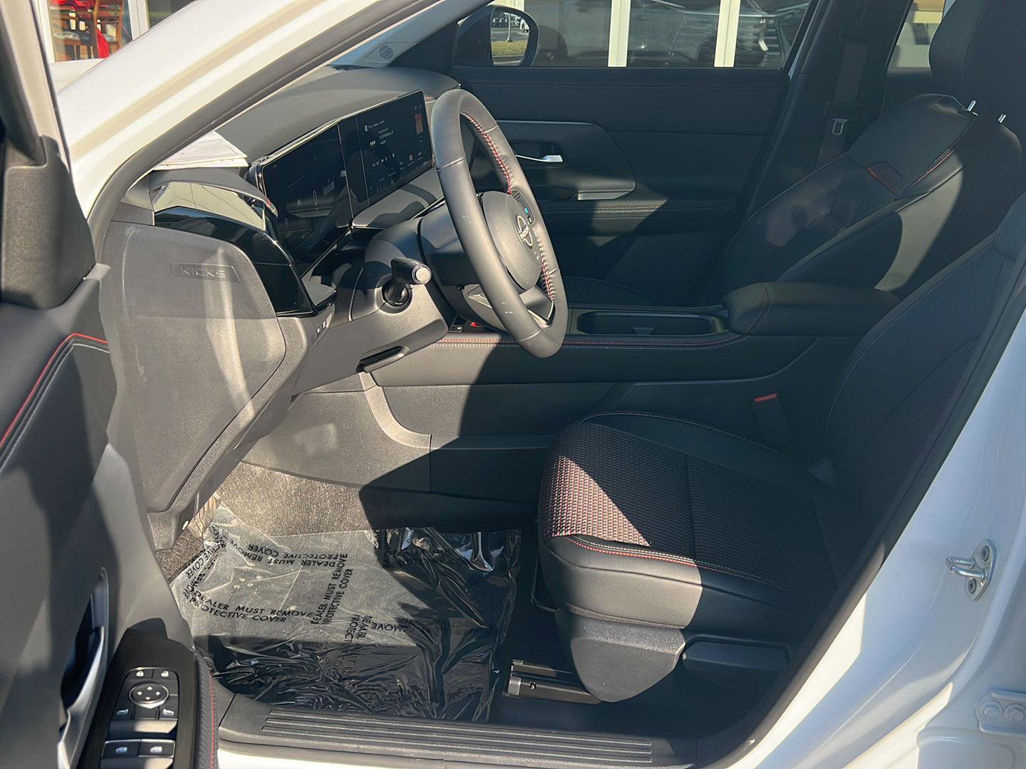 Used 2026 Nissan Kicks SR image 10