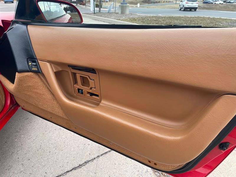 Used 1990 Chevrolet Corvette Convertible RWD image 70