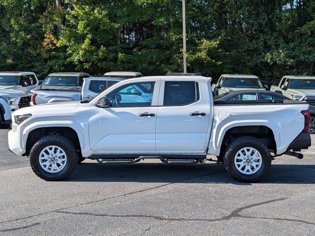 Used 2024 Toyota Tacoma SR RWD image 4