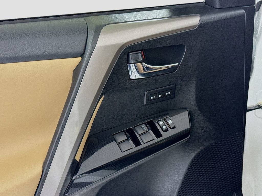 Used 2017 Toyota RAV4 Limited AWD/4WD image 19