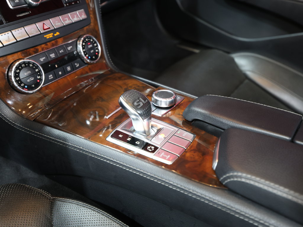 Used 2013 Mercedes-Benz SL 550 image 16