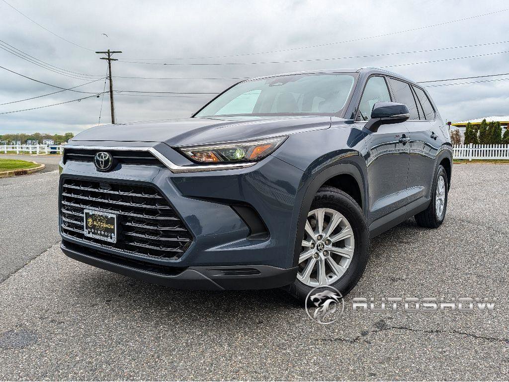 Used 2025 Toyota Grand Highlander FWD image 1