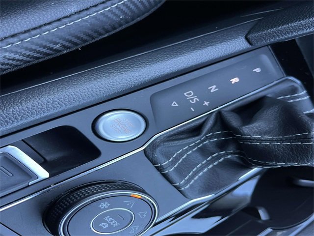 Used 2022 Volkswagen Atlas Cross Sport SE image 34