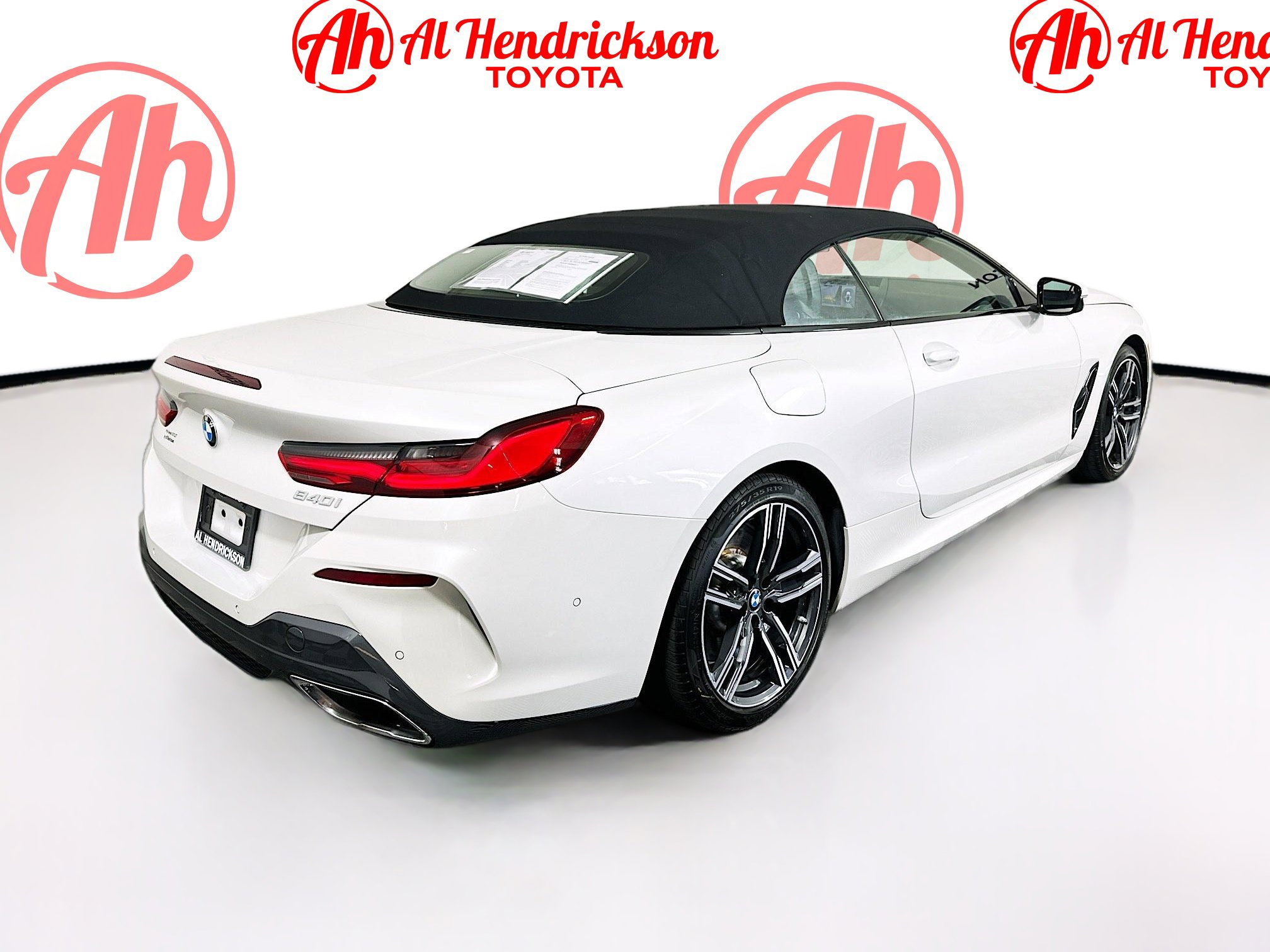 Used 2024 BMW 840i Convertible image 3