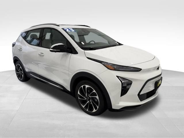 Used 2023 Chevrolet Bolt EUV Premier w/ Sun & Sound Package FWD image 6