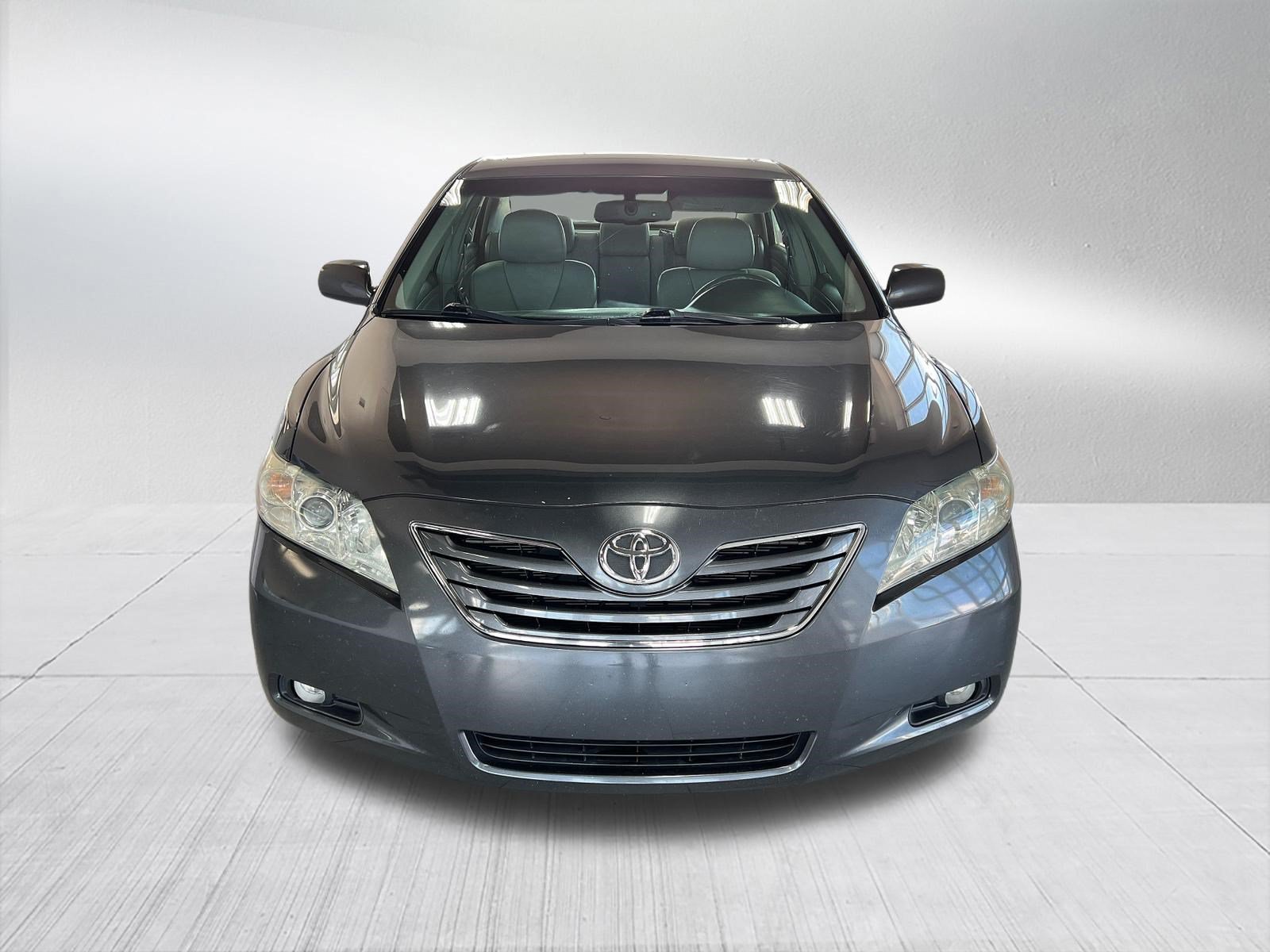 Used 2009 Toyota Camry XLE FWD image 2