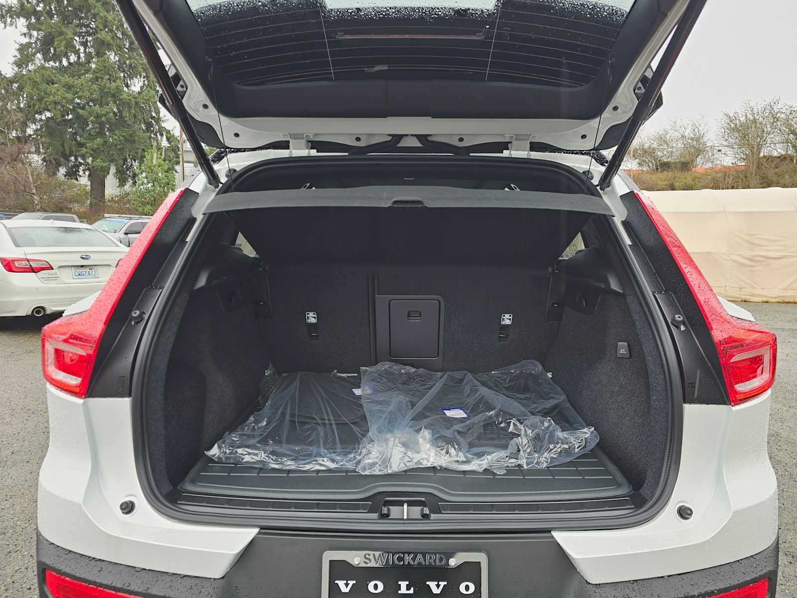 New 2026 Volvo XC40 B5 Ultra w/ Climate Package AWD/4WD image 17