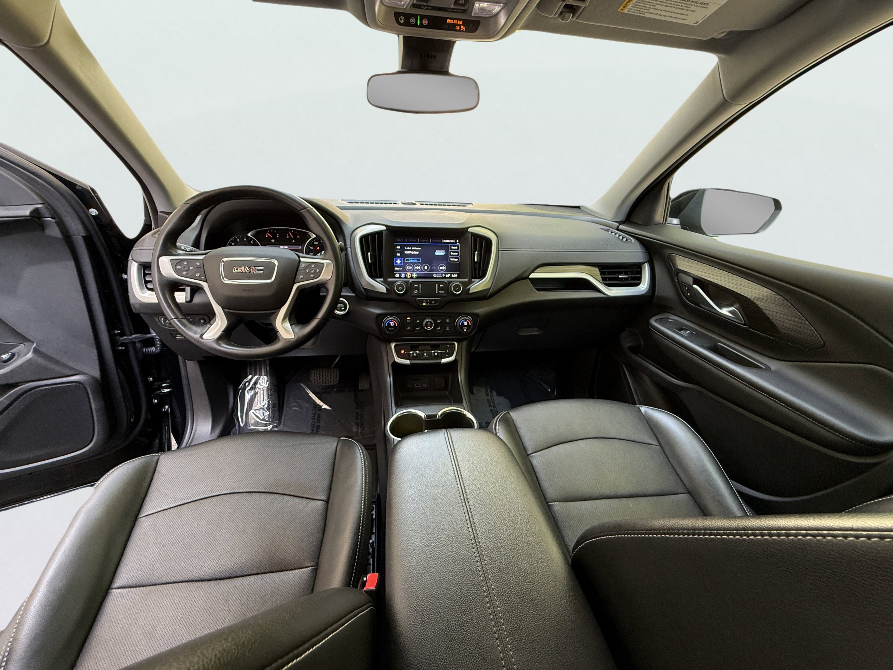 Used 2022 GMC Terrain SLT image 3