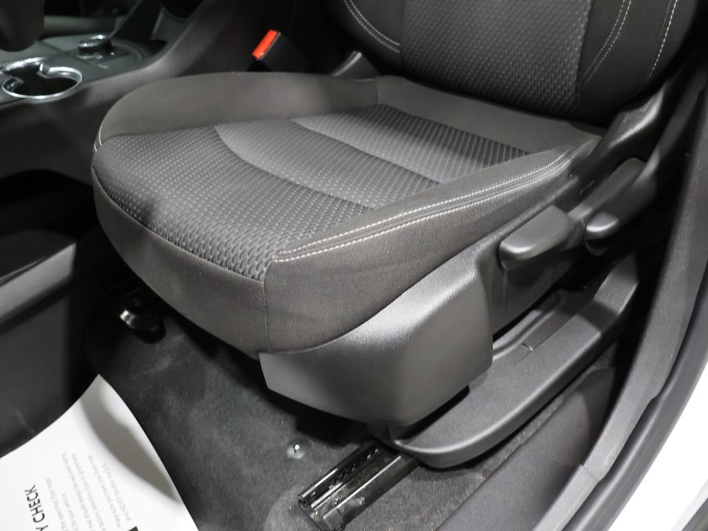 Used 2024 GMC Terrain SLE image 12