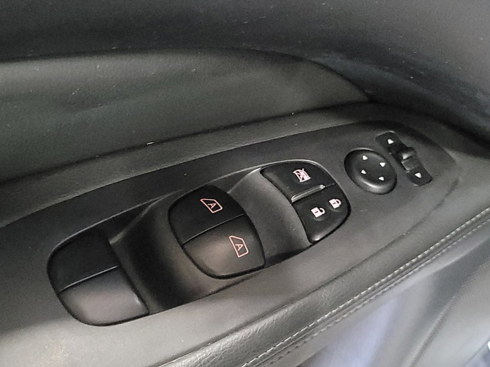 Used 2019 Nissan Pathfinder SV w/ SV Tech Package image 27