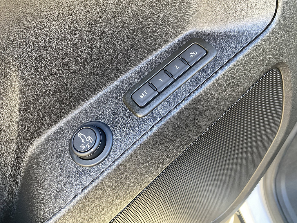 Certified 2024 Chevrolet Equinox Premier AWD/4WD image 17