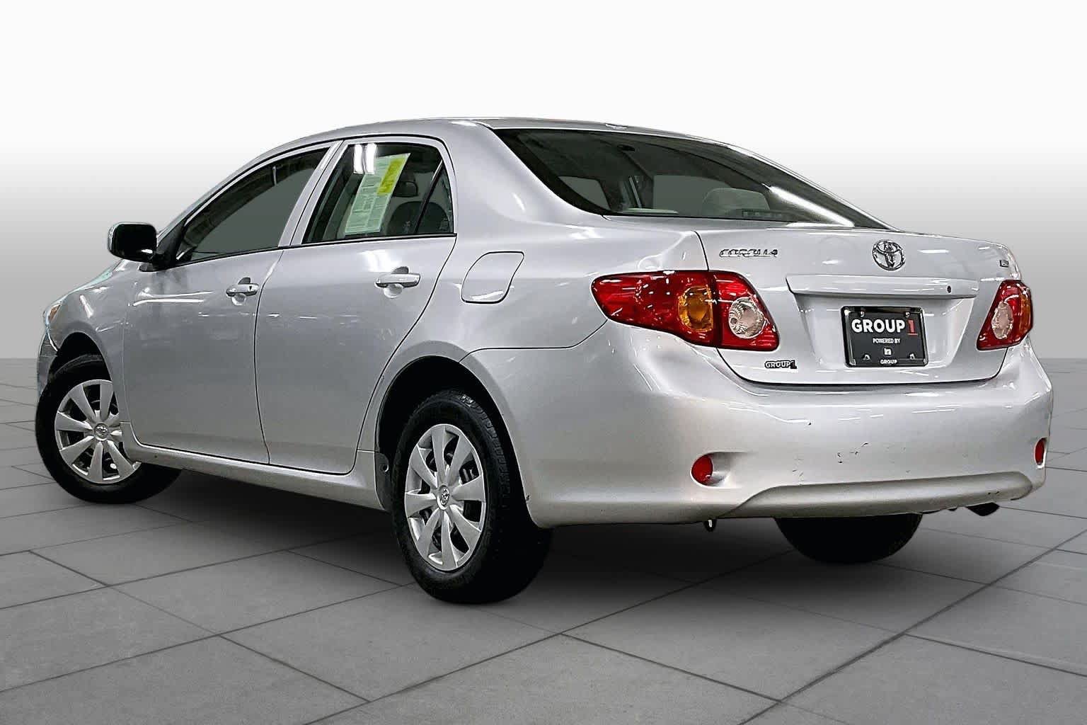 Used 2010 Toyota Corolla LE FWD image 11