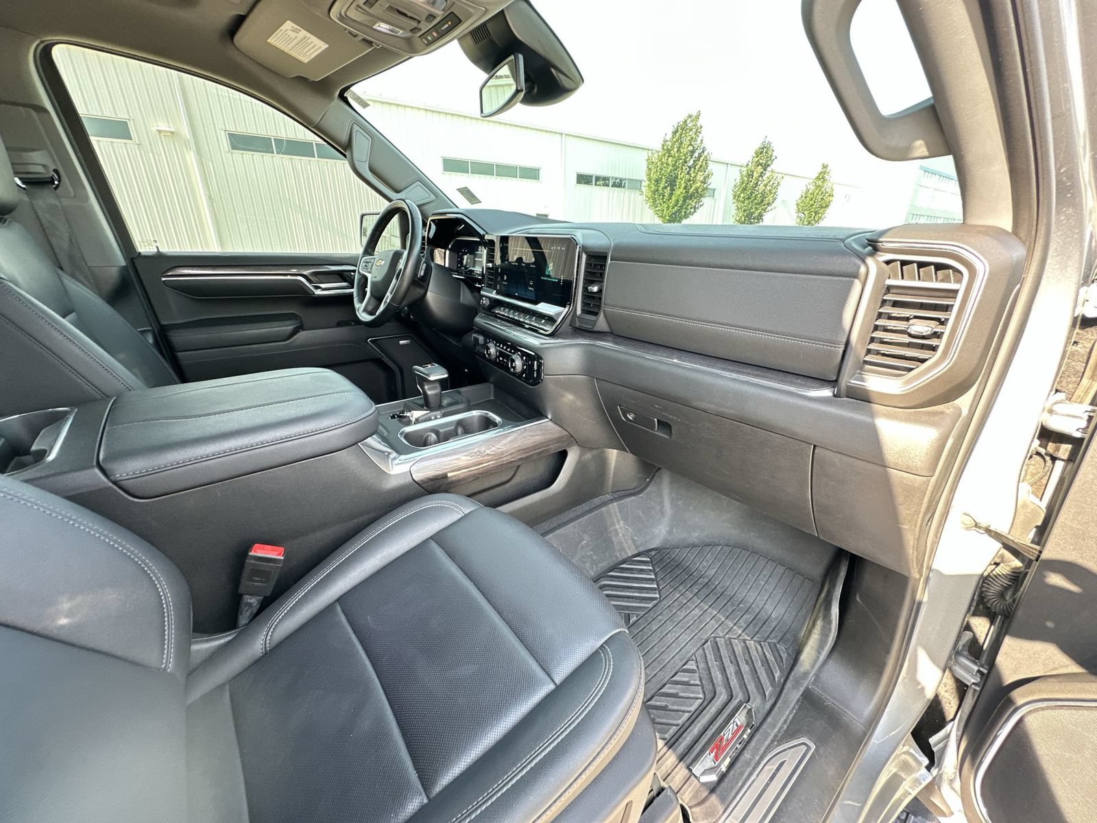 Used 2024 Chevrolet Silverado 1500 LTZ AWD/4WD image 28
