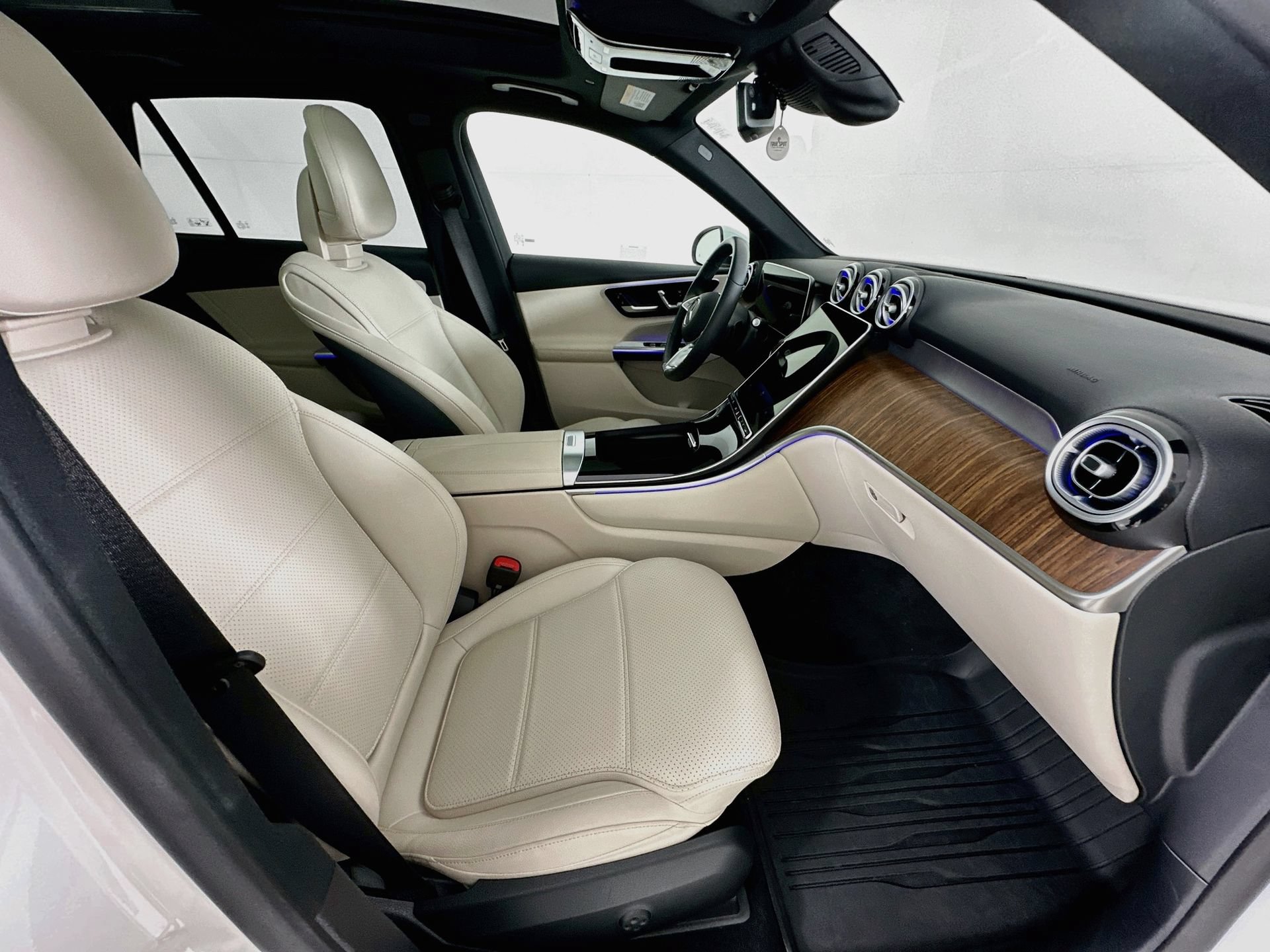 Certified 2026 Mercedes-Benz GLC 300 image 30
