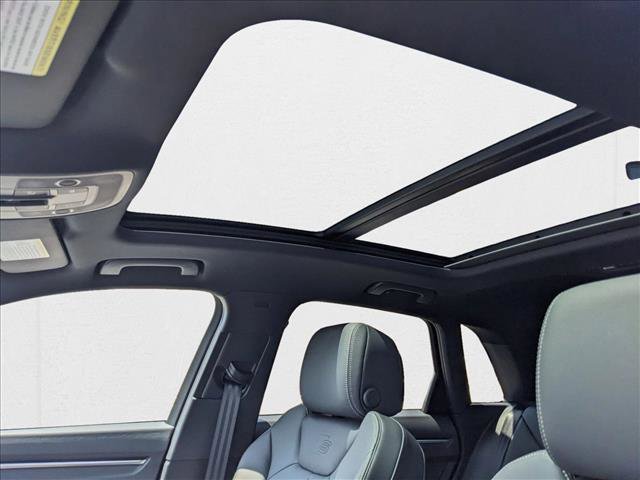 New 2025 Audi Q3 2.0T Premium image 14