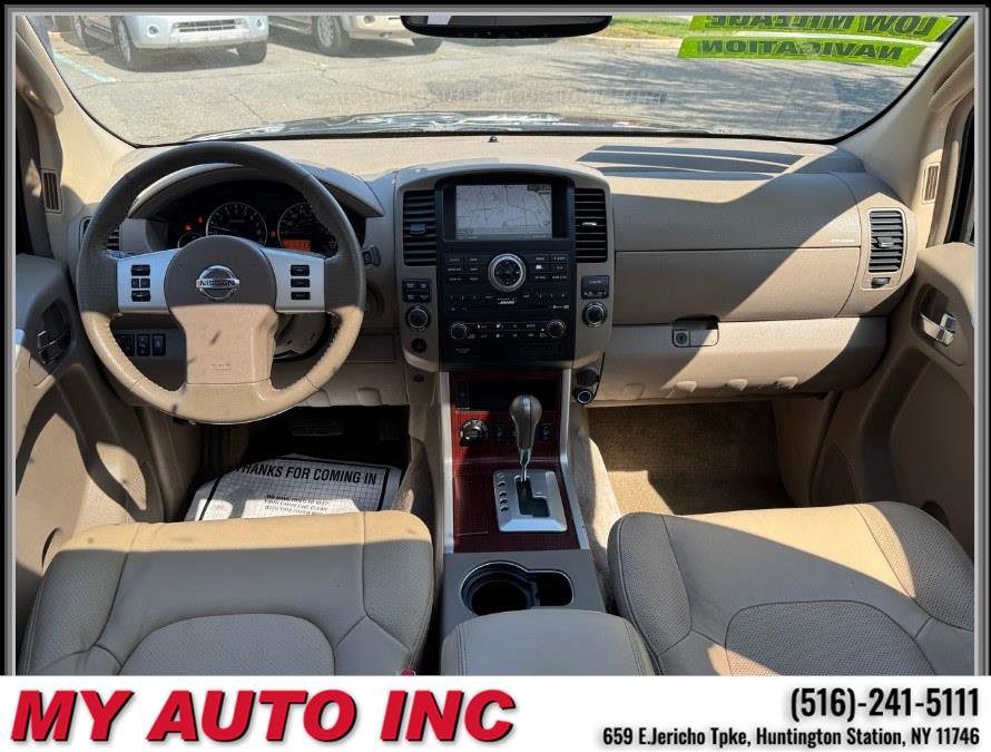 Used 2011 Nissan Pathfinder LE w/ Navigation Pkg image 11