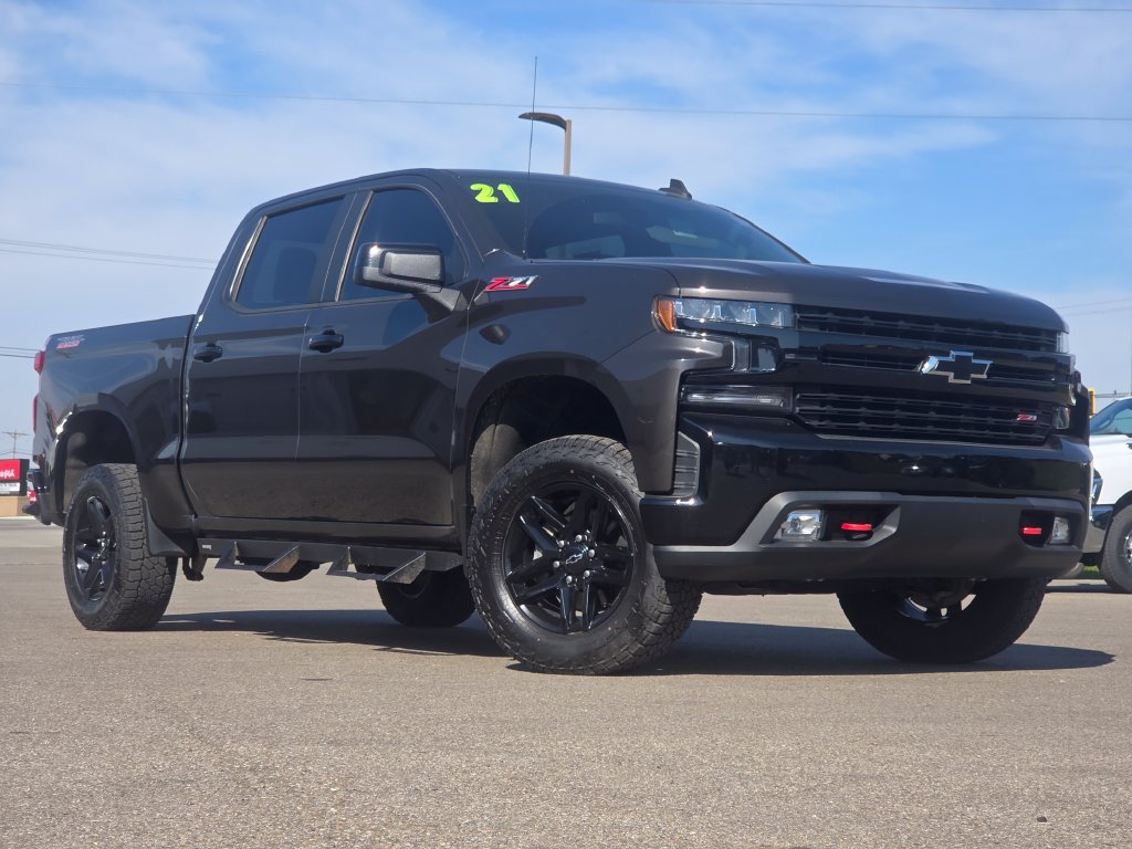 Used 2021 Chevrolet Silverado 1500 LT Trail Boss w/ Bed Protection Package AWD/4WD image 2