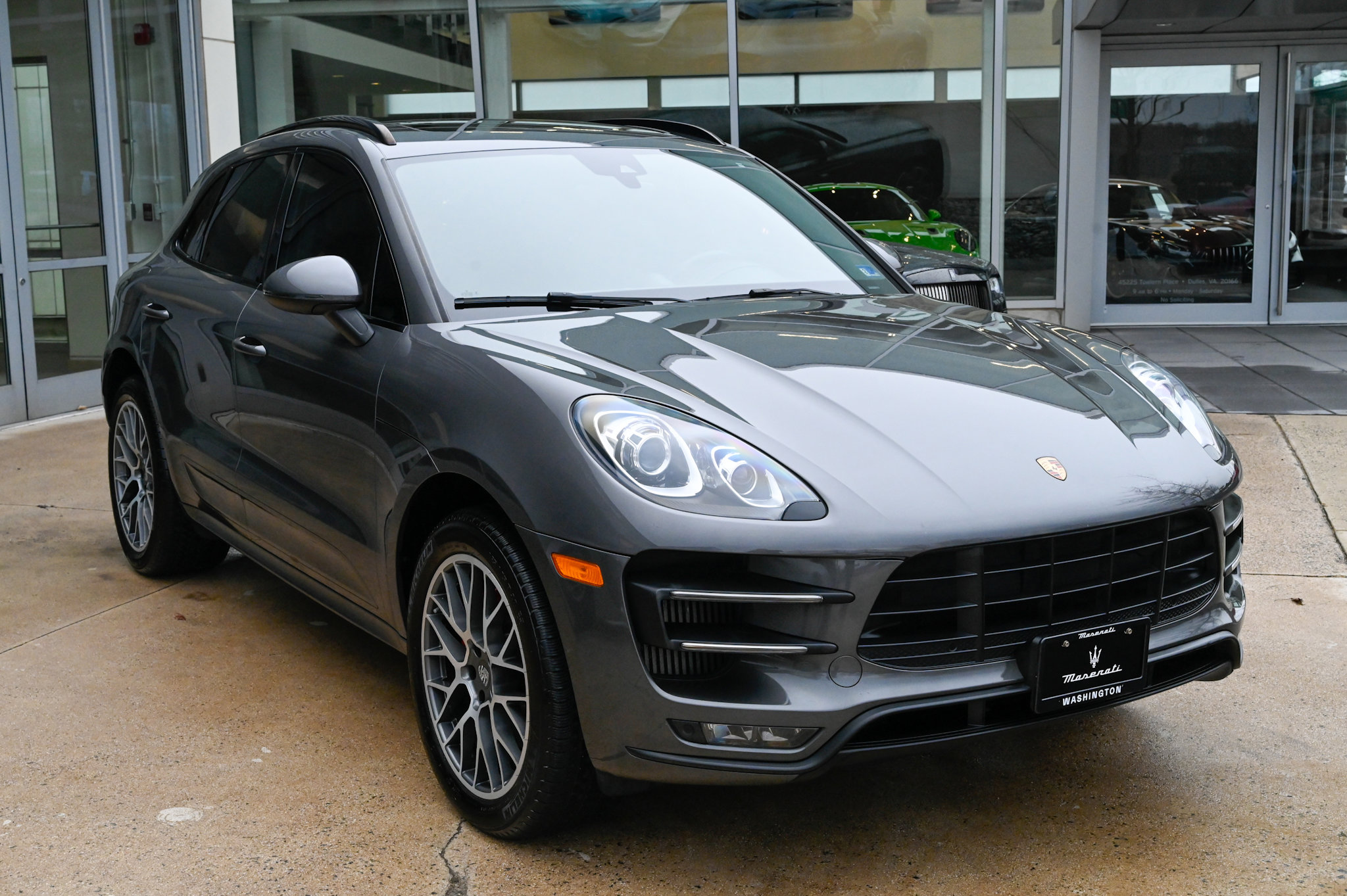 Used 2018 Porsche Macan Turbo image 8