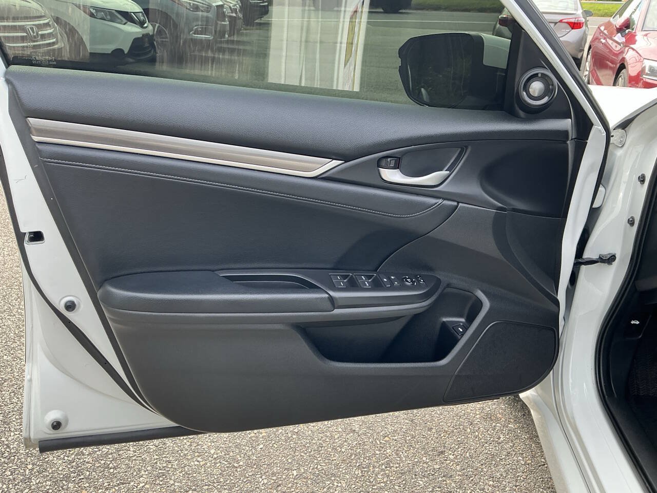 Used 2019 Honda Civic Touring image 19