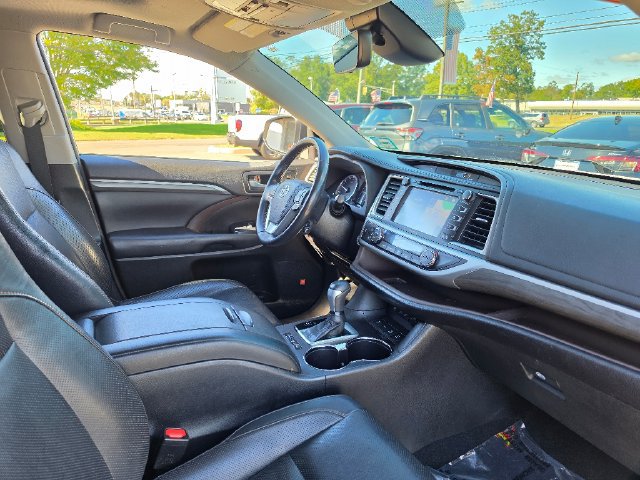 Used 2018 Toyota Highlander Limited AWD/4WD image 11