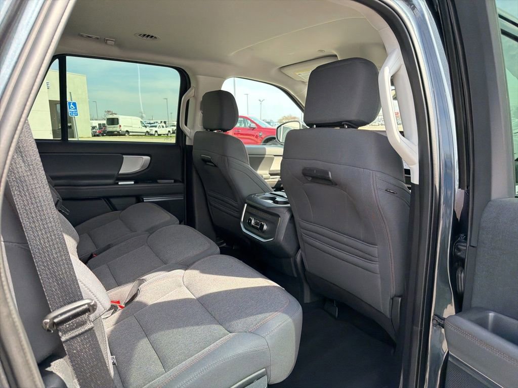 Certified 2025 Ford Expedition Active image 19