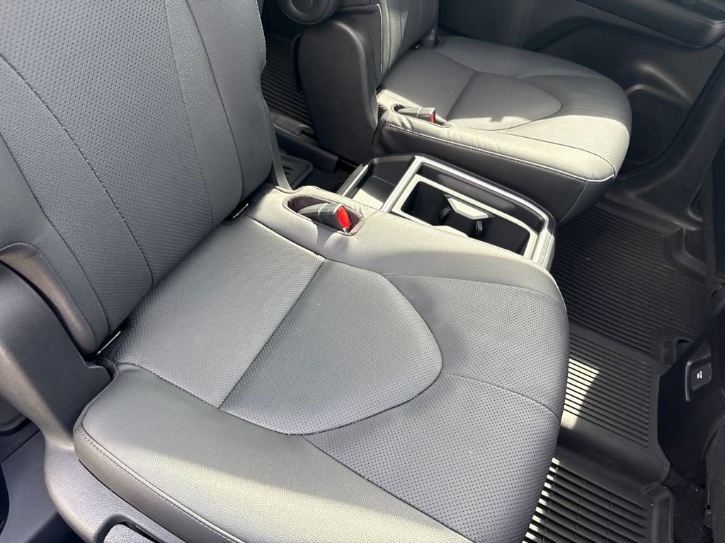 Used 2024 Toyota Grand Highlander AWD image 35