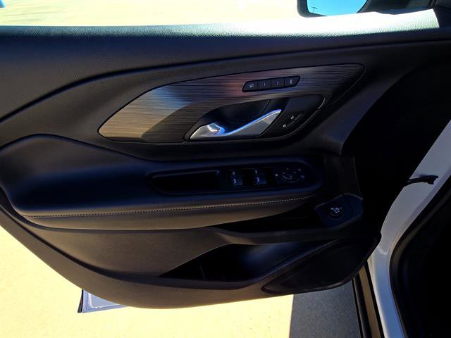 Used 2022 GMC Terrain SLT w/ Elevation Edition image 15