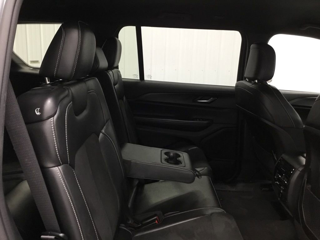 Used 2024 Jeep Grand Cherokee L Laredo image 40