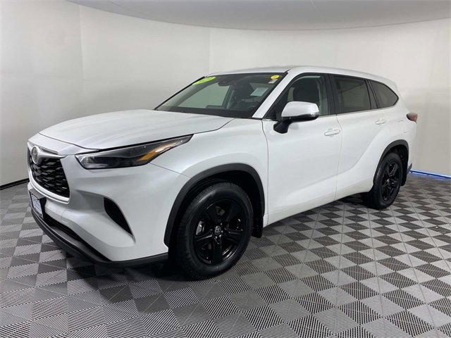 Used 2023 Toyota Highlander L image 4