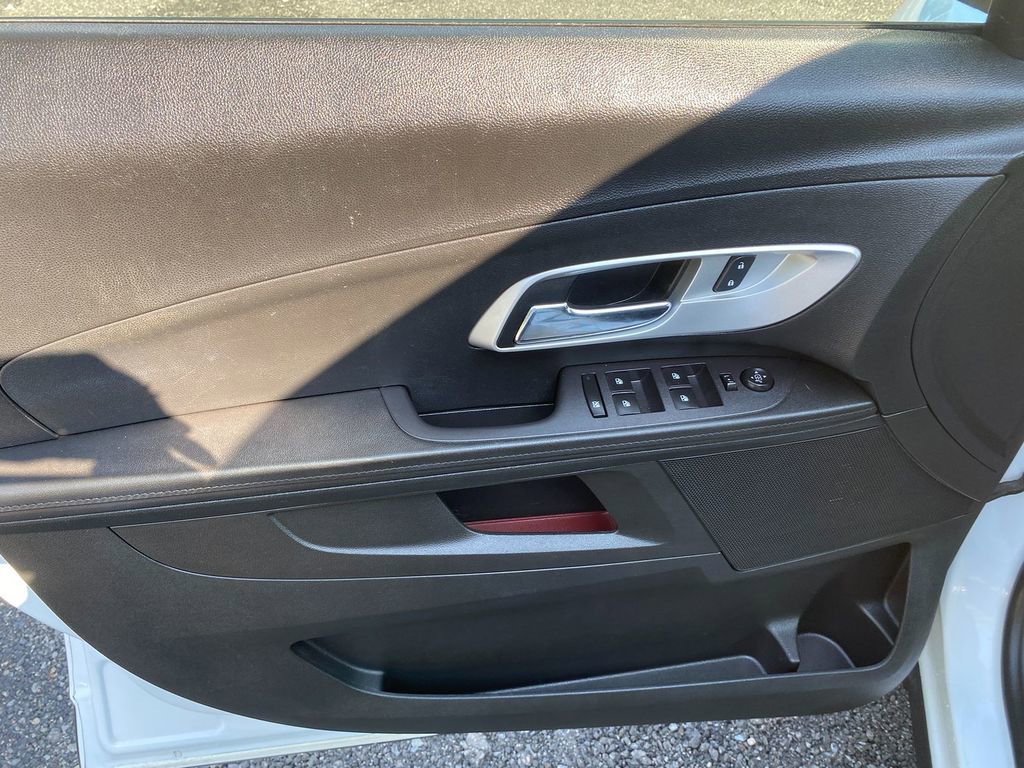 Used 2016 Chevrolet Equinox LT w/ Convenience Package image 11