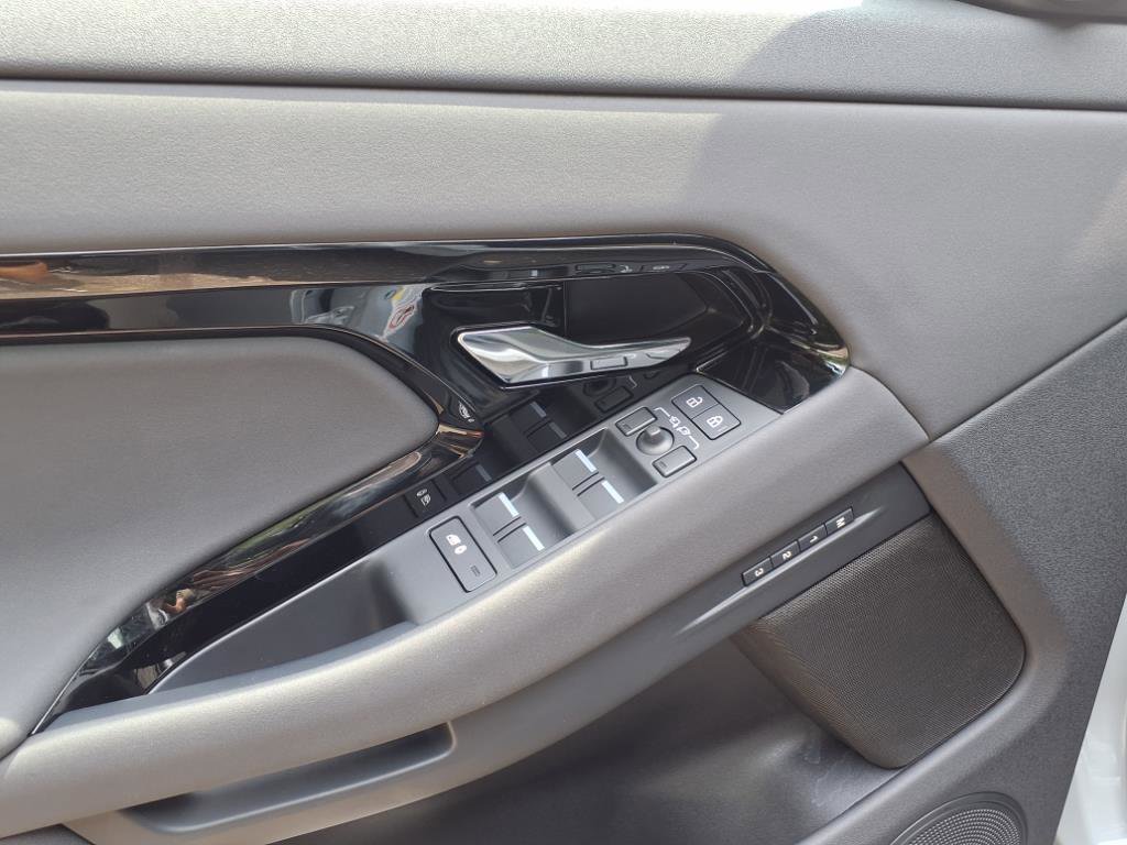 Certified 2025 Land Rover Range Rover Evoque S image 10