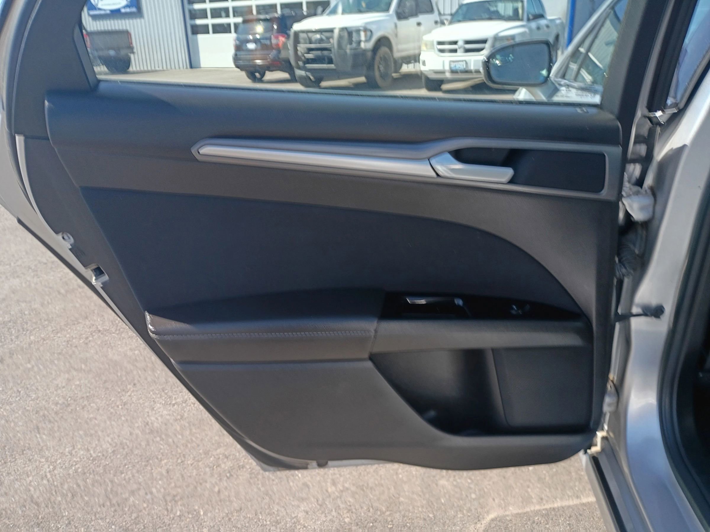 Used 2014 Ford Fusion SE image 12