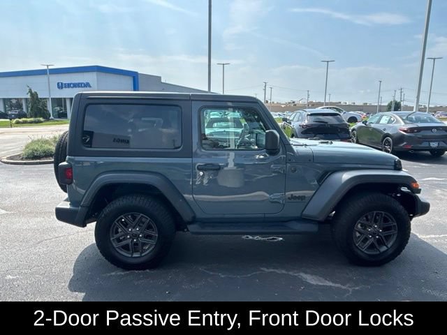 Used 2025 Jeep Wrangler Sport AWD/4WD image 6