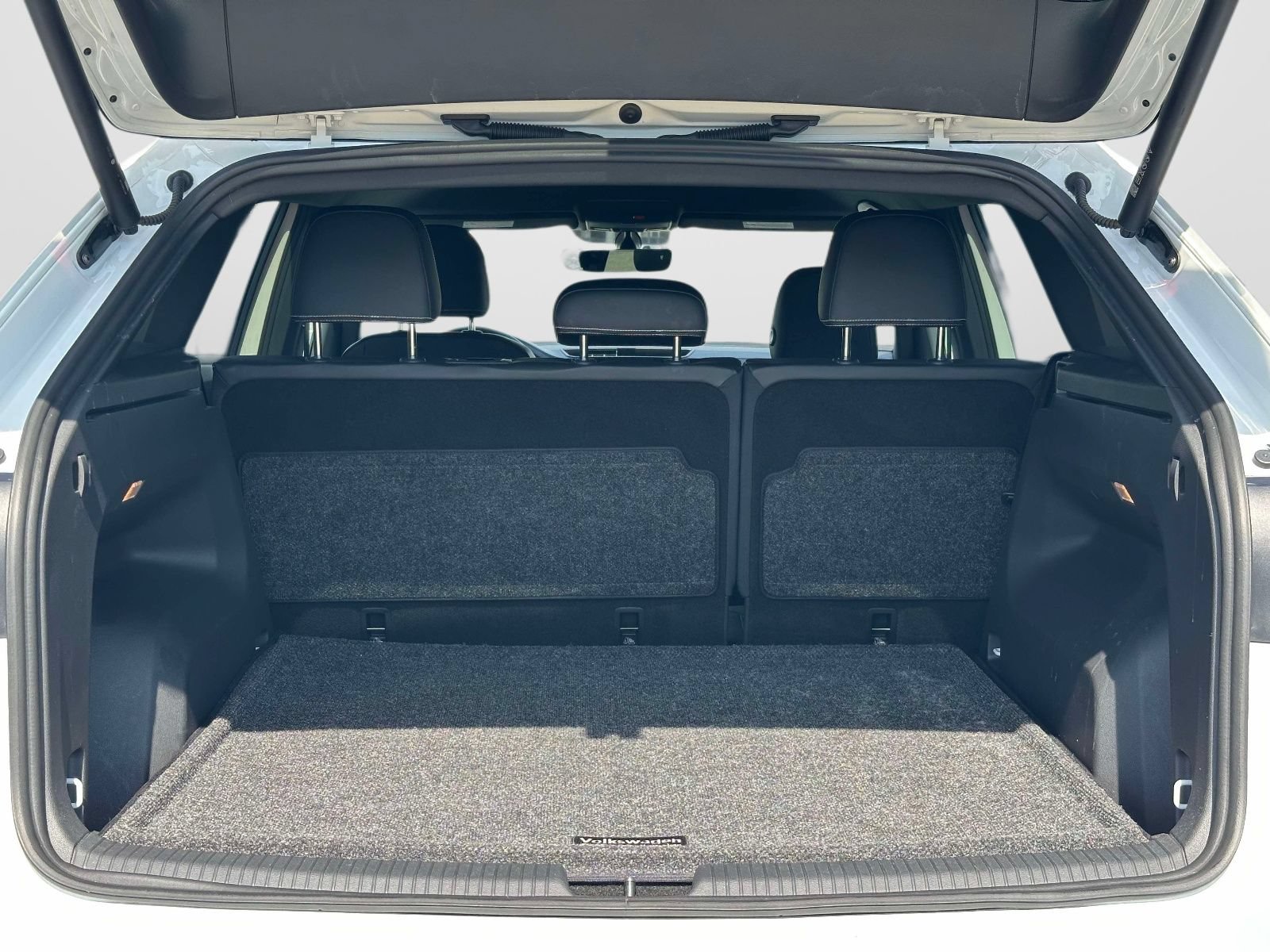 Certified 2023 Volkswagen Atlas Cross Sport SE AWD/4WD image 12