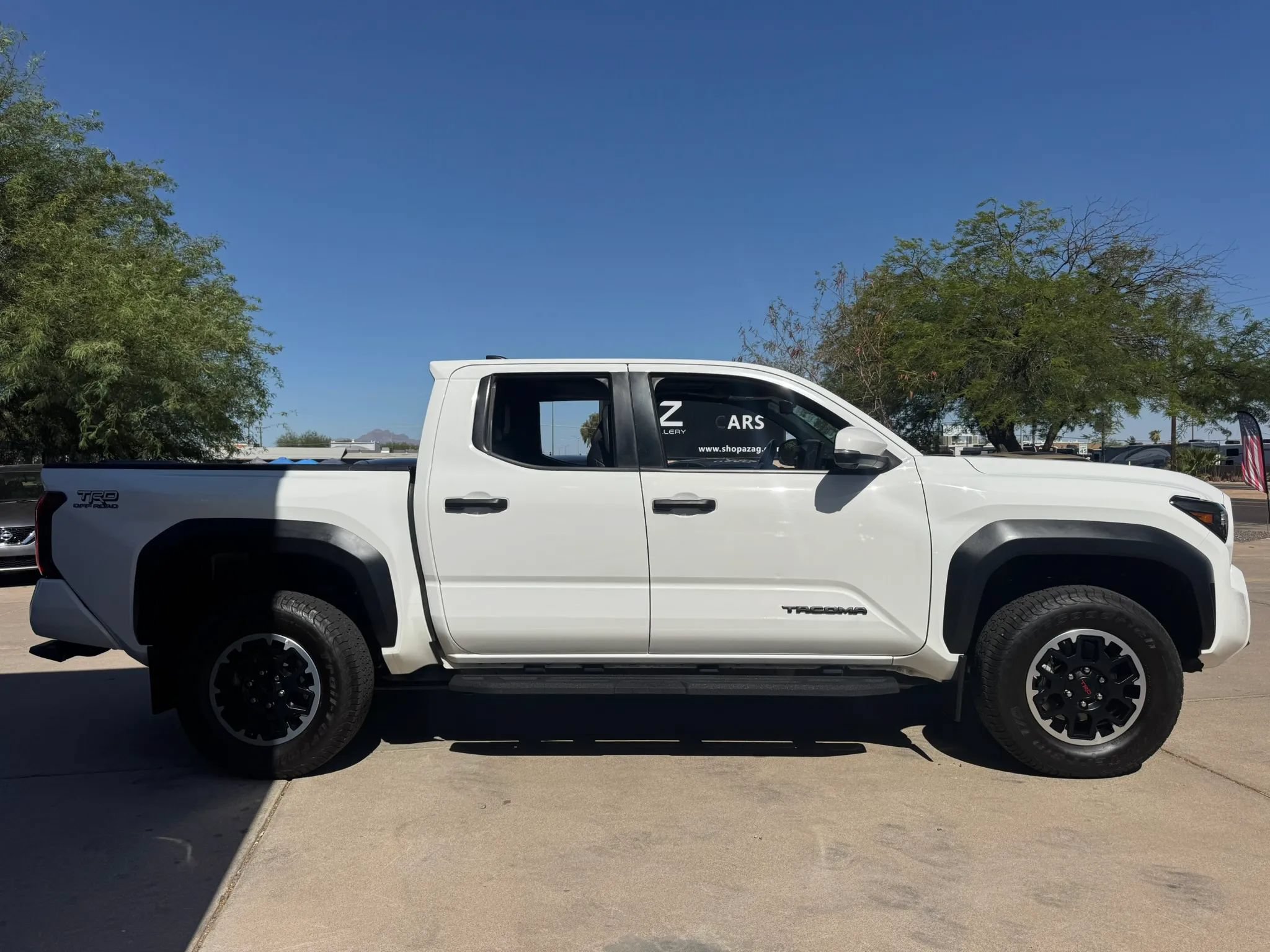 Used 2024 Toyota Tacoma TRD Off-Road w/ TRD Off Road Premium Package AWD/4WD image 5