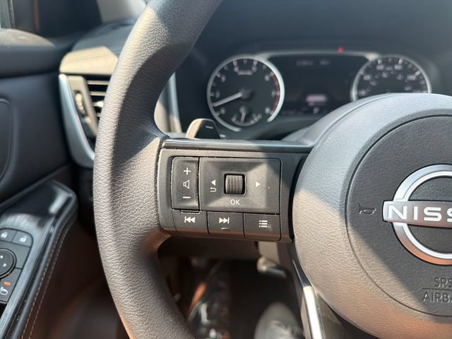 Used 2024 Nissan Rogue SV AWD/4WD image 13