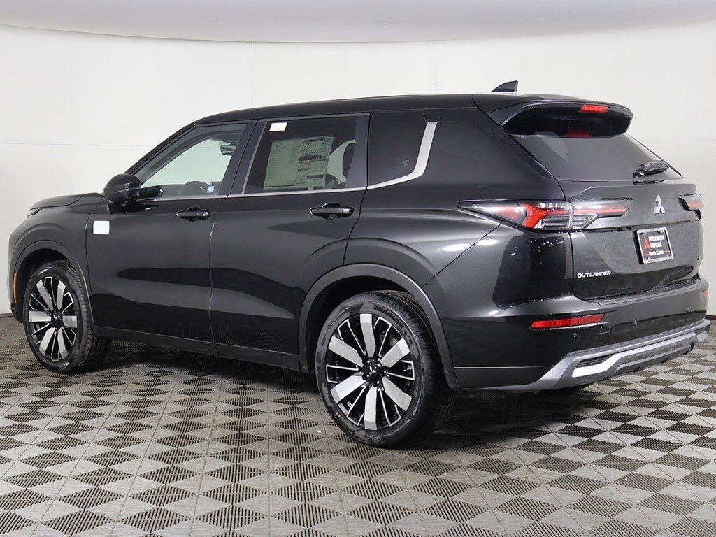 New 2026 Mitsubishi Outlander SE image 12