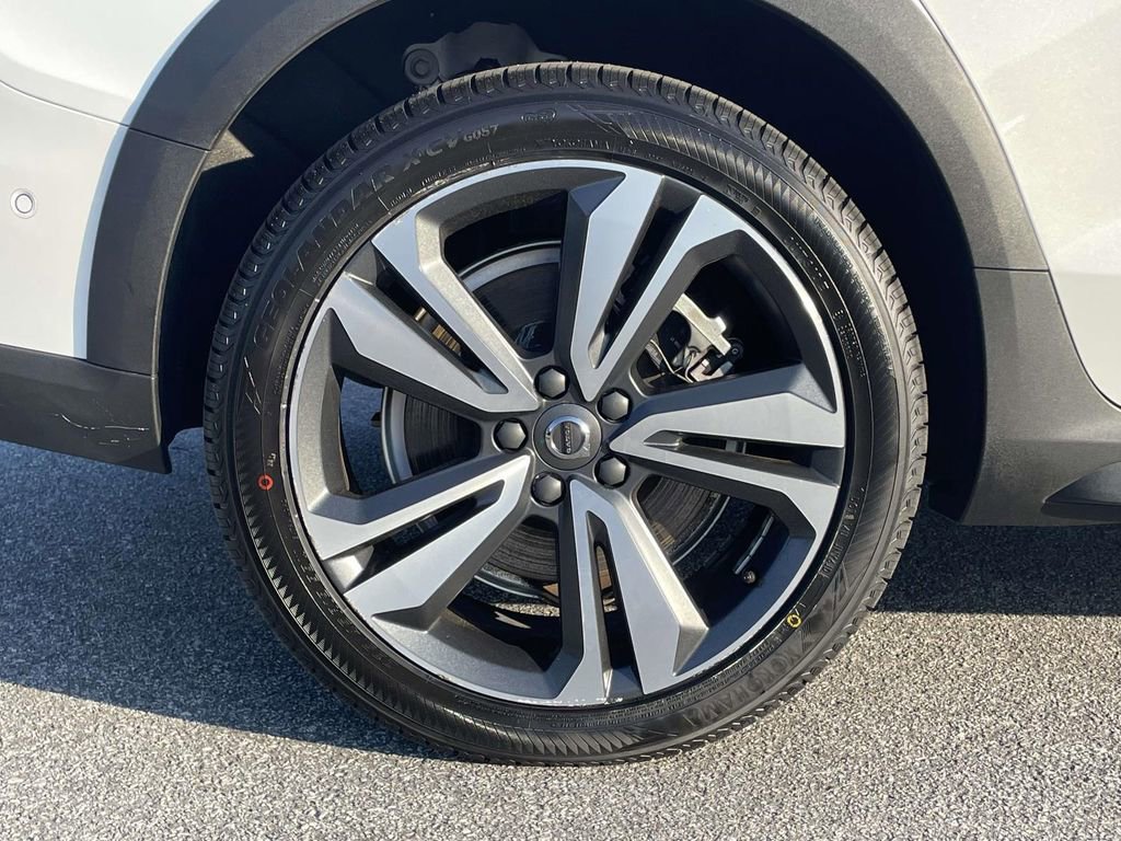 Used 2025 Volvo V60 B5 Cross Country Plus AWD/4WD image 31
