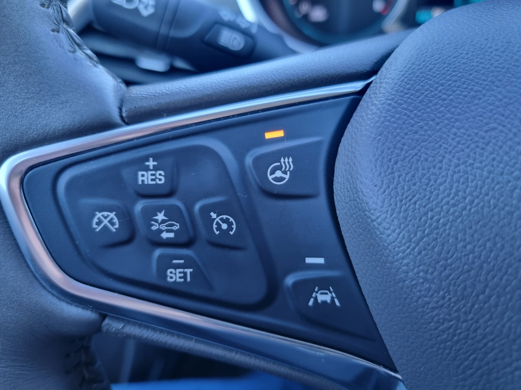 Used 2017 Chevrolet Malibu Premier w/ Driver Confidence Package FWD image 18
