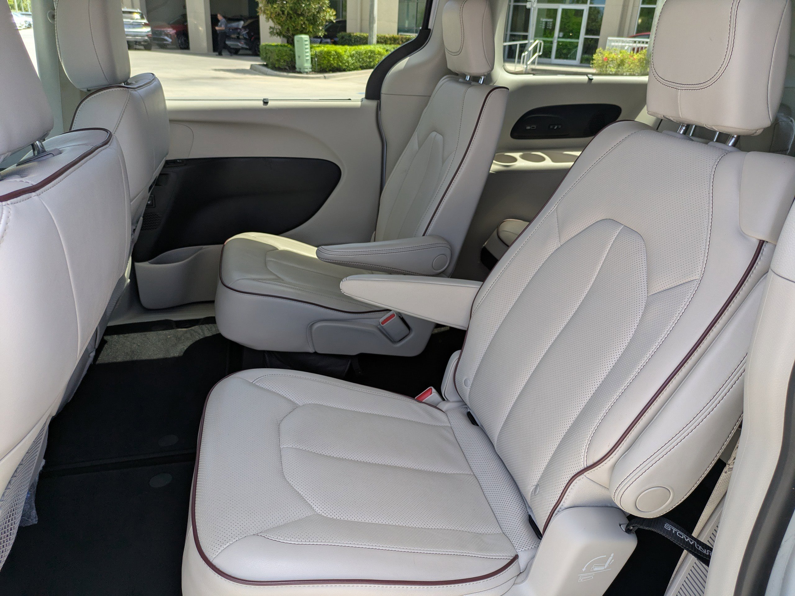 Used 2019 Chrysler Pacifica Limited w/ Advanced Safetytec Group image 15