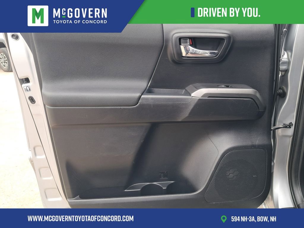 Used 2018 Toyota Tacoma TRD Sport image 11