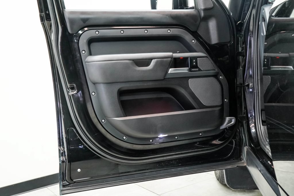 Used 2022 Land Rover Defender 110 X-Dynamic HSE AWD/4WD image 44
