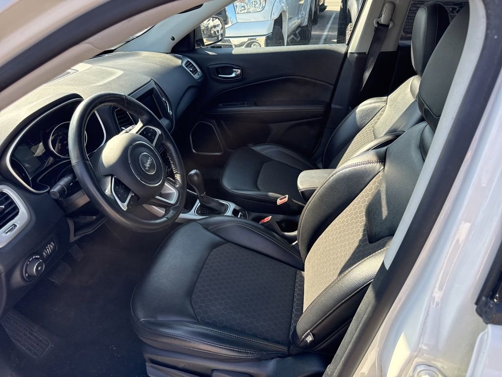 Used 2020 Jeep Compass Latitude w/ Cold Weather Group image 8