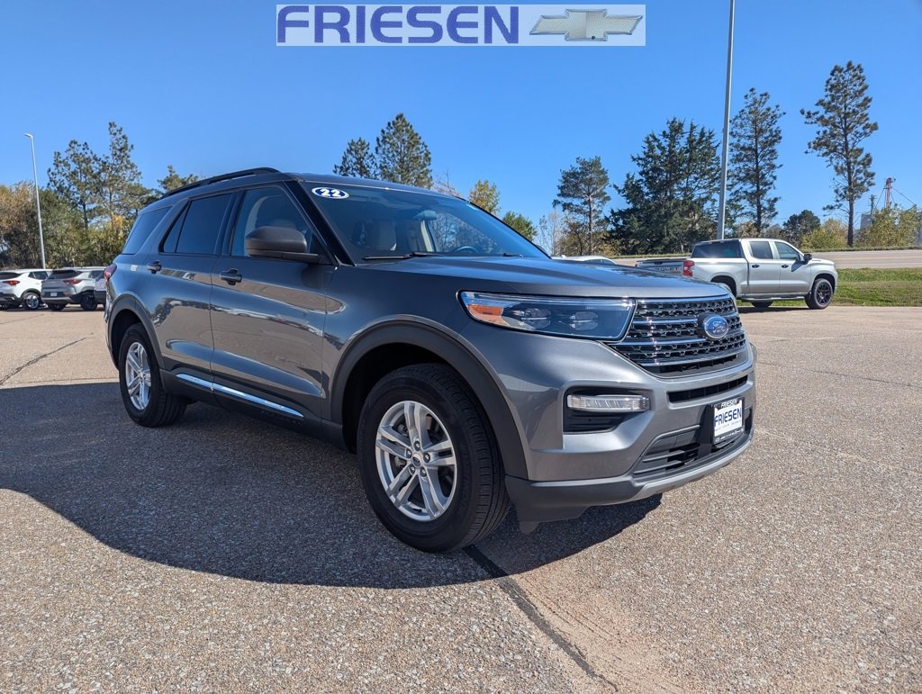 Used 2022 Ford Explorer XLT w/ Equipment Group 202A image 5