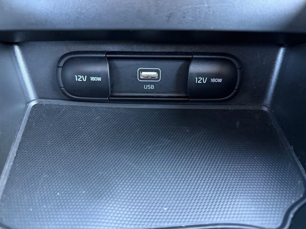 Used 2025 Kia Soul LX w/ LX Technology Package image 27