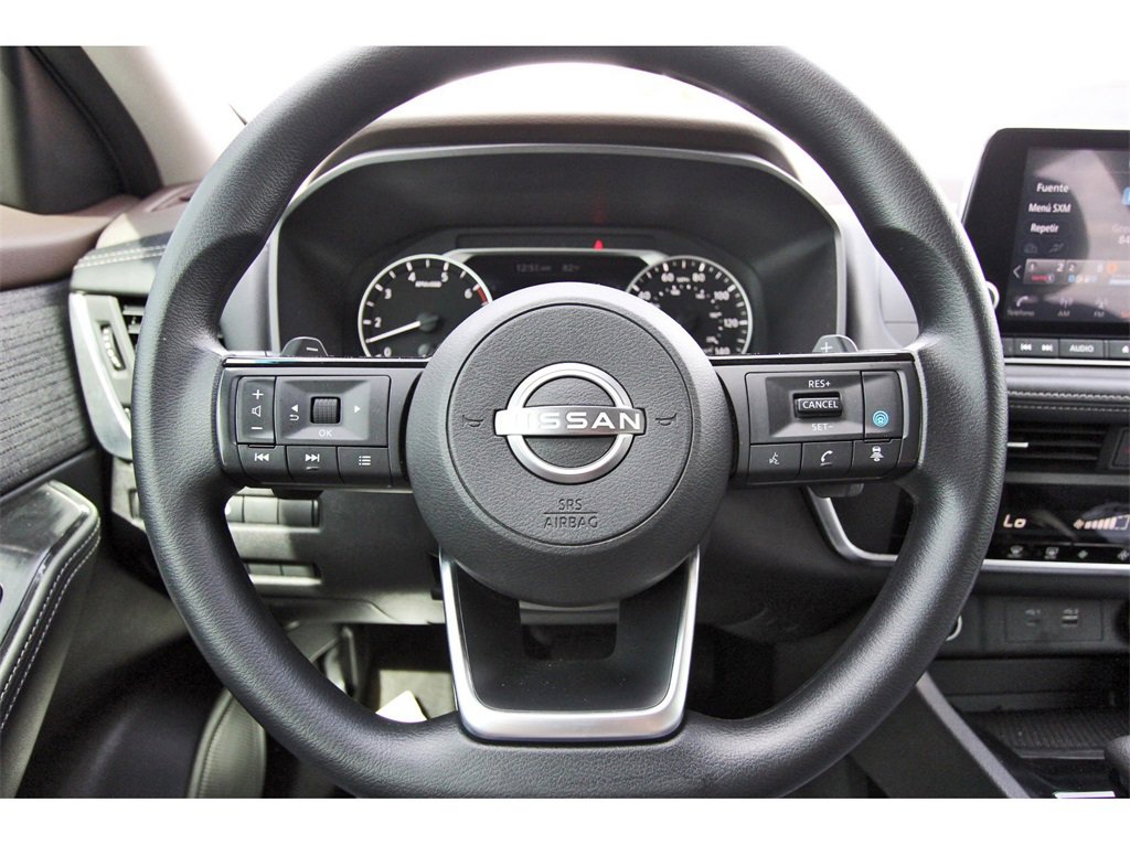 Used 2023 Nissan Rogue SV image 9