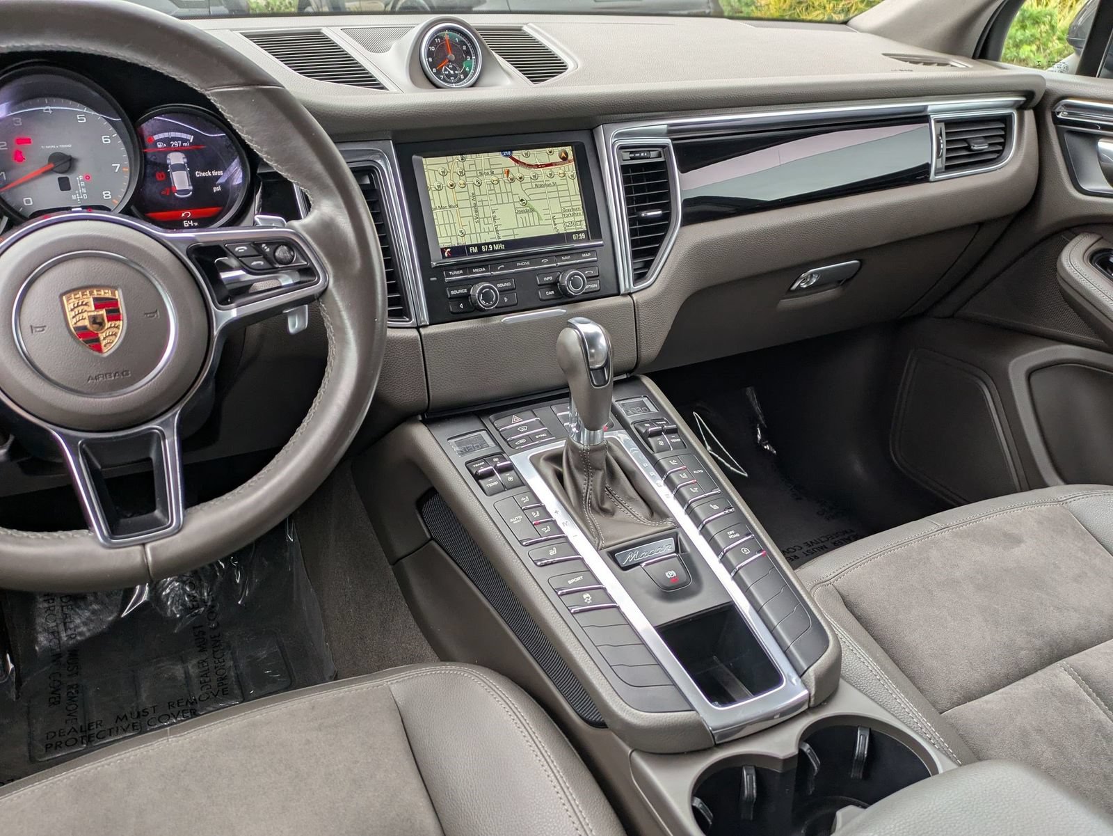Used 2015 Porsche Macan S AWD/4WD image 9