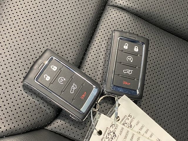 New 2025 Jeep Grand Cherokee Limited w/ Luxury Tech Group II image 31