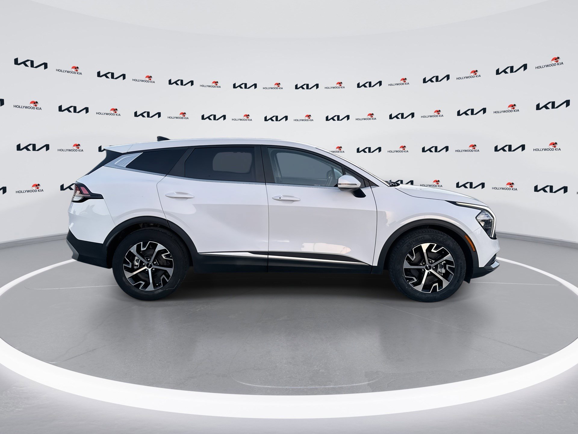 Used 2023 Kia Sportage EX image 9