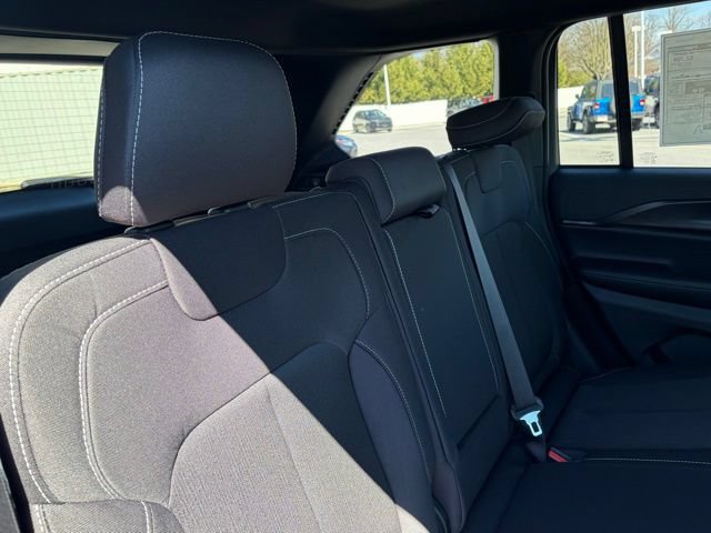 New 2026 Jeep Grand Cherokee Laredo X AWD/4WD image 32